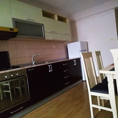 Ferienwohnung Lovely Apt At The Heart Of The City&Near The Lake Pogradec Exterior foto