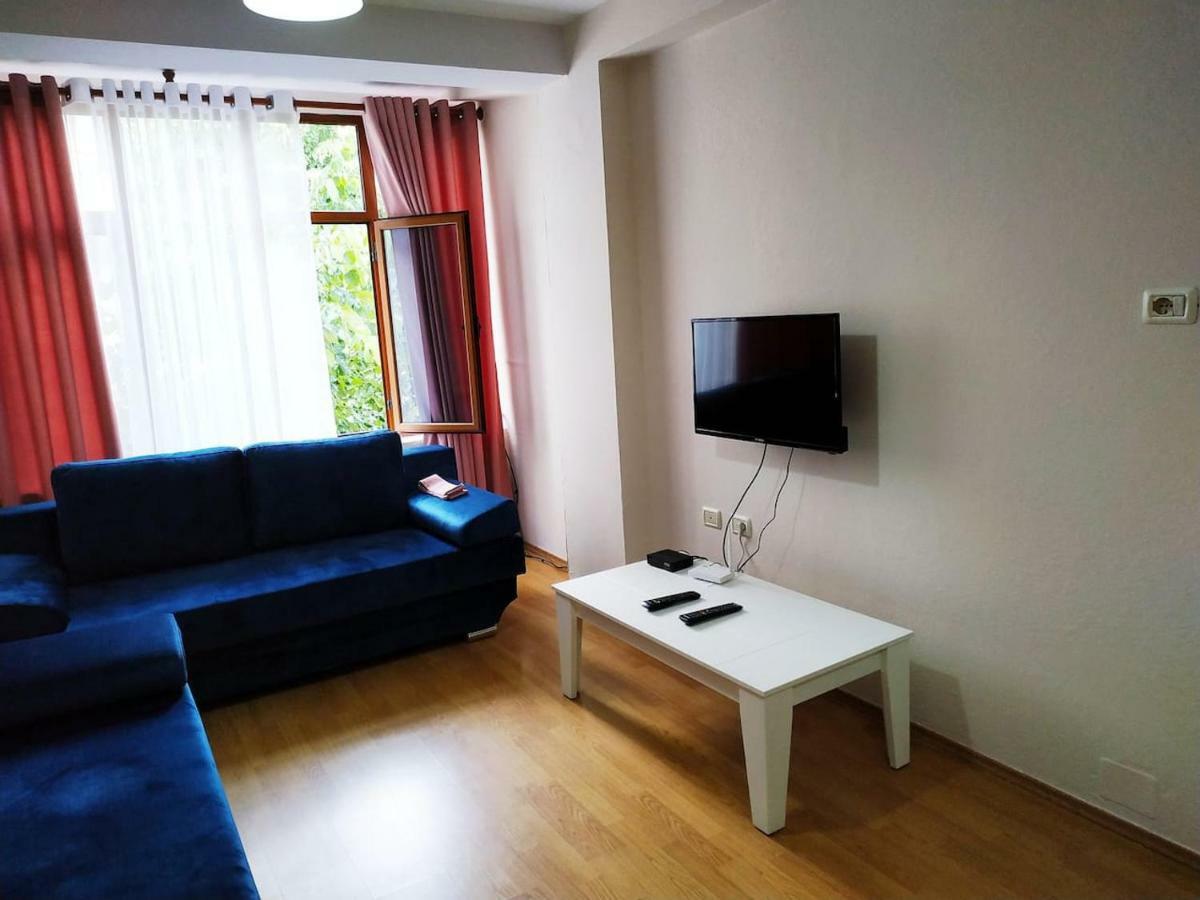 Ferienwohnung Lovely Apt At The Heart Of The City&Near The Lake Pogradec Exterior foto