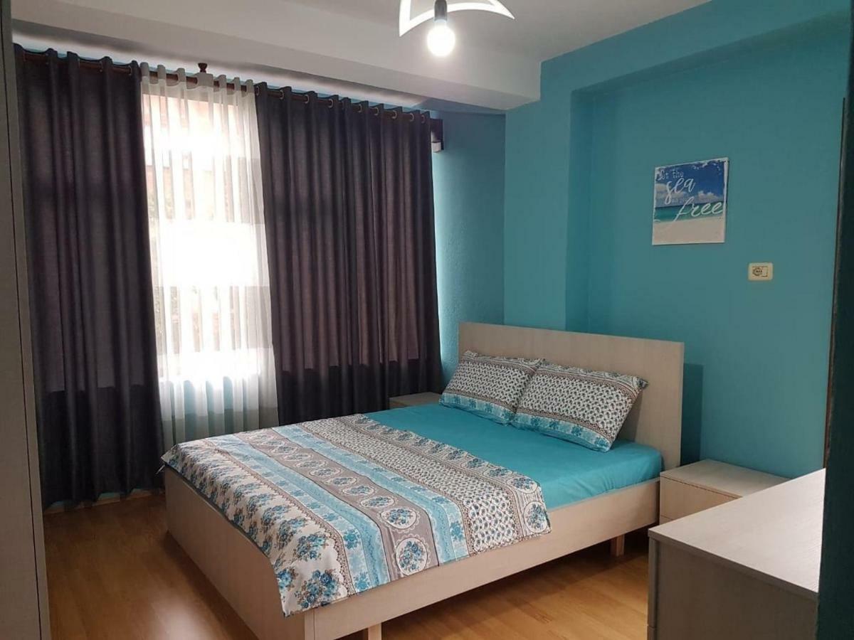 Ferienwohnung Lovely Apt At The Heart Of The City&Near The Lake Pogradec Exterior foto