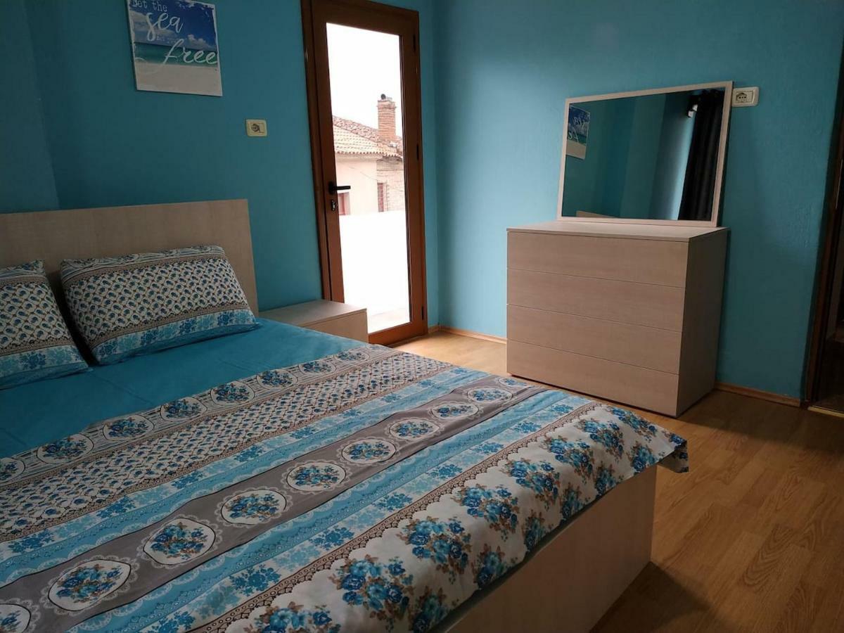 Ferienwohnung Lovely Apt At The Heart Of The City&Near The Lake Pogradec Exterior foto