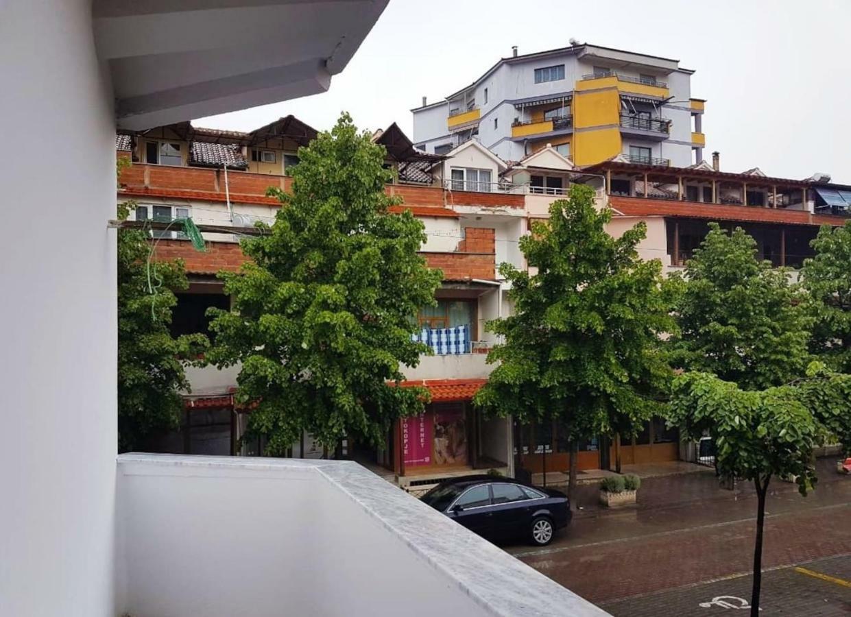 Ferienwohnung Lovely Apt At The Heart Of The City&Near The Lake Pogradec Exterior foto