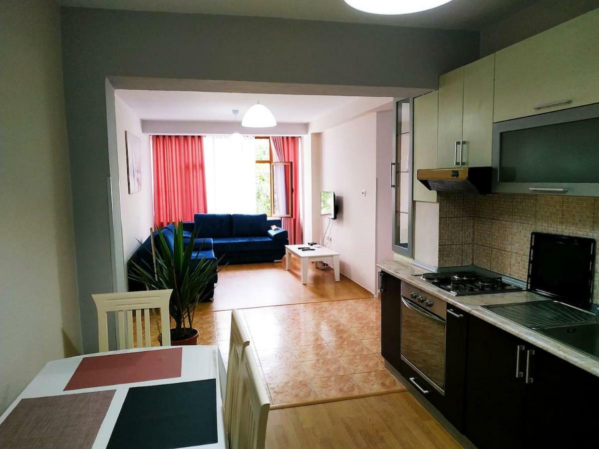 Ferienwohnung Lovely Apt At The Heart Of The City&Near The Lake Pogradec Exterior foto