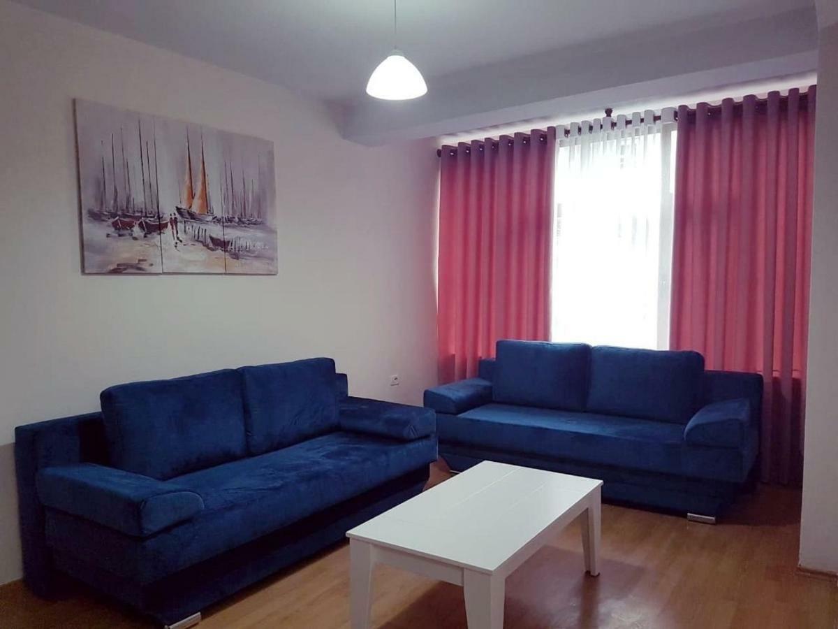 Ferienwohnung Lovely Apt At The Heart Of The City&Near The Lake Pogradec Exterior foto